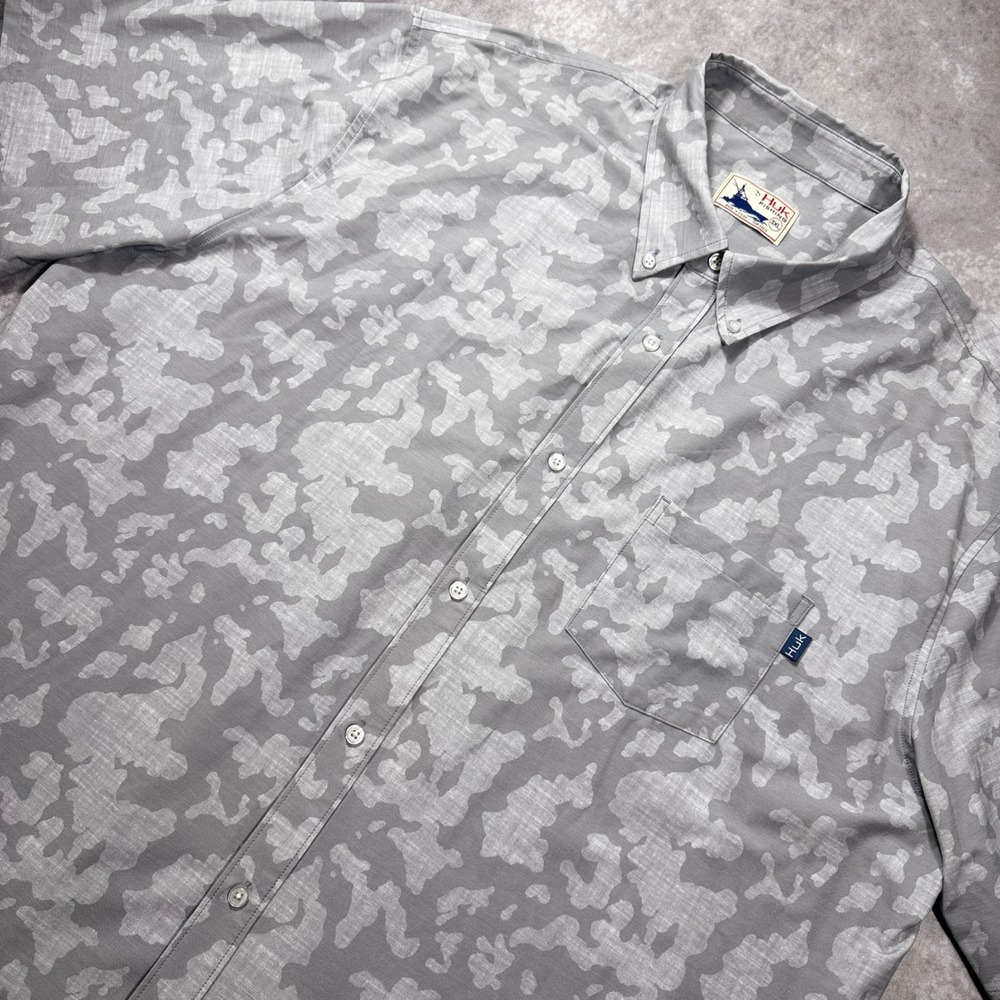 Huk Fishing Mens 3XL Grey Camo Short Sleeve Button Down Performance Shirt